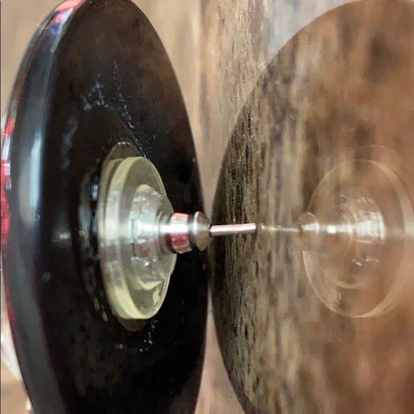 Vintage Black Stud Earrings - Picture 2 of 2